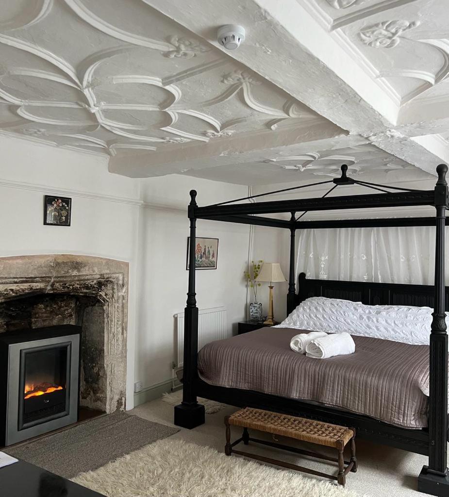 The Totnes Guest House. Upstairs At Zappa'S Екстер'єр фото
